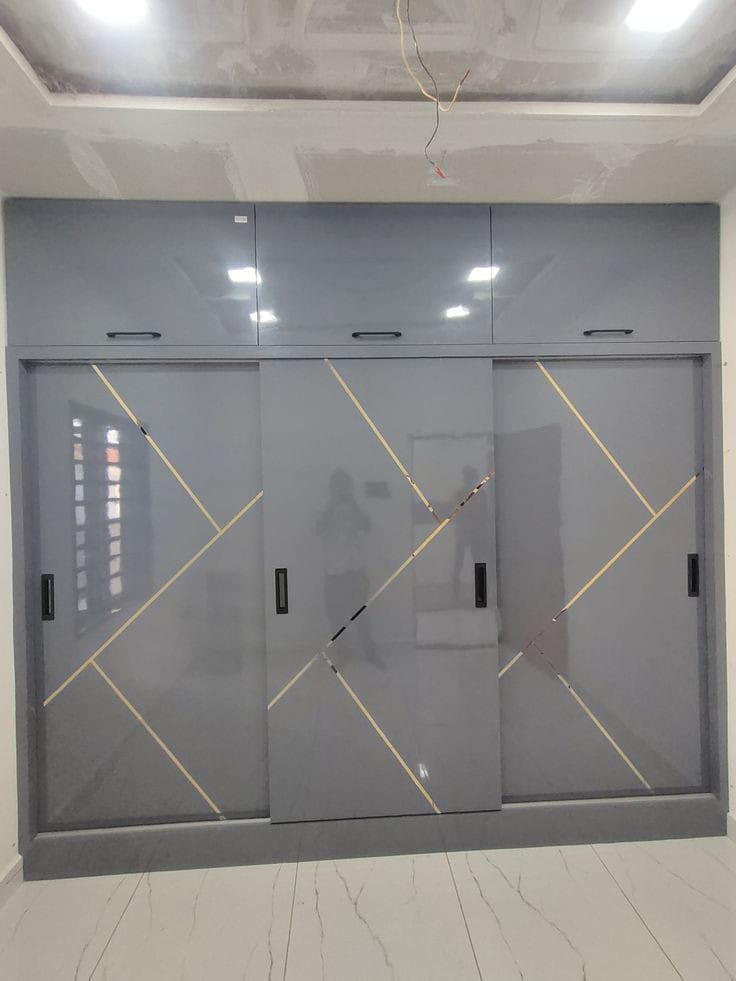 Luxury Wardrobe - Level 7 Decor